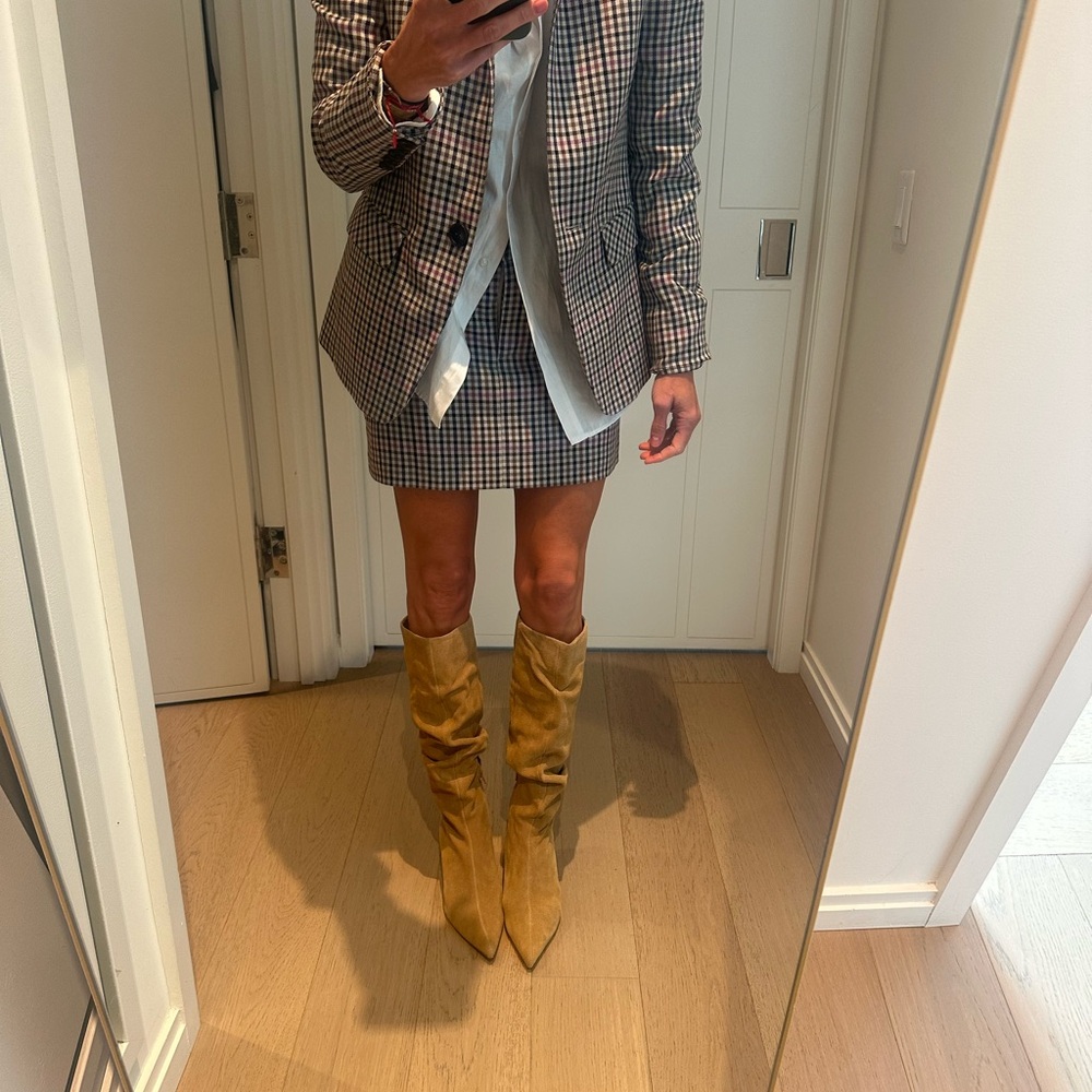 Veronica Beard Stylish Houndstooth Blazer and Skirt Set - Picture 3 of 3
